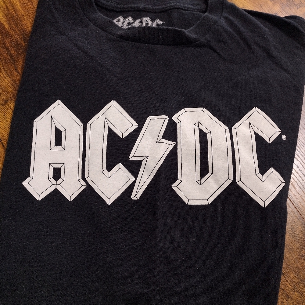 AC/DC Rock Band Retro Graphic T-Shirt Adult Size XLarge